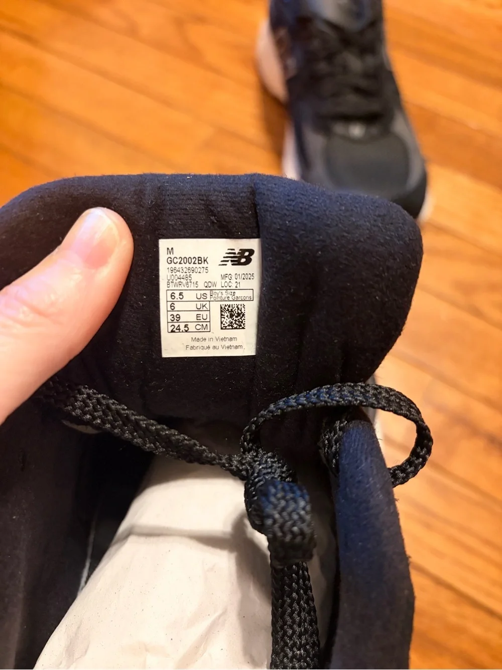 New Balance 2002 Kids Black and Gray Mesh Sneakers